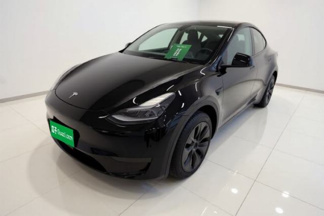 Tesla Model Y 2023 Rear-Wheel-Drive Version с пробегом