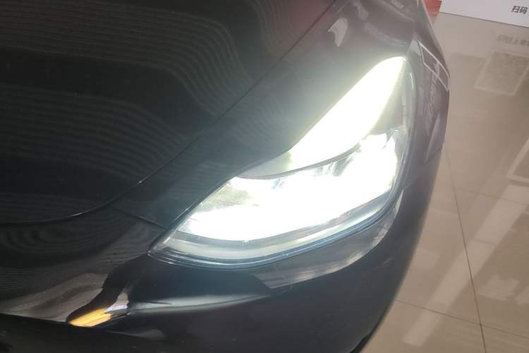 Used Tesla Model Y 2023 Rear-Wheel-Drive Version Left Front Headlight