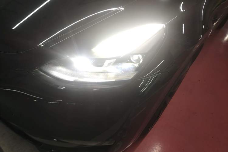 Used Tesla Model Y 2023 Long-Range All-Wheel-Drive Version Left Front Headlight