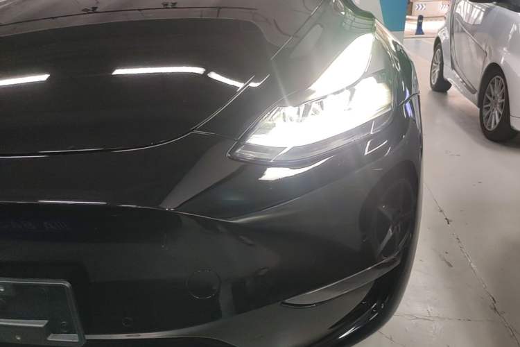 Used Tesla Model Y 2023 Long-Range All-Wheel-Drive Version Left Front Headlight