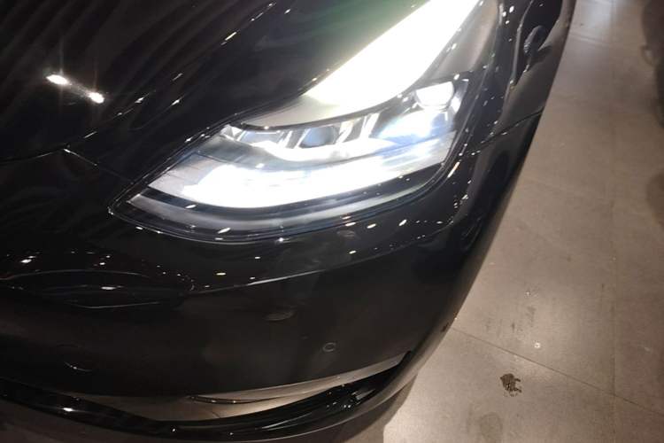 Used Tesla Model Y 2023 Long-Range All-Wheel-Drive Version Left Front Headlight