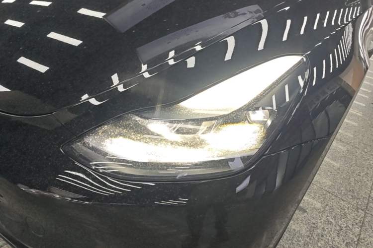 Used Tesla Model Y 2023 Long-Range All-Wheel-Drive Version Left Front Headlight