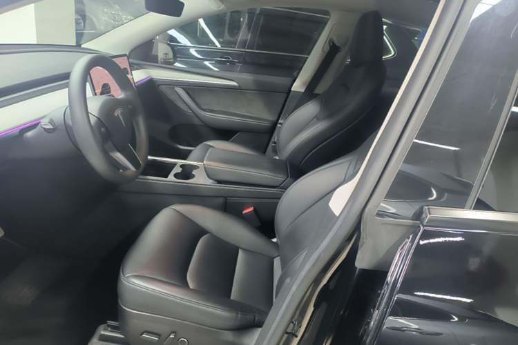 Used Tesla Model Y 2023 Rear-Wheel-Drive Version Left Front Seat