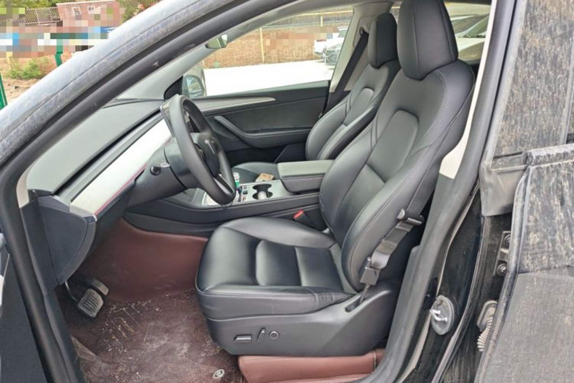 Used Tesla Model Y 2023 Rear-Wheel-Drive Version Left Front Seat