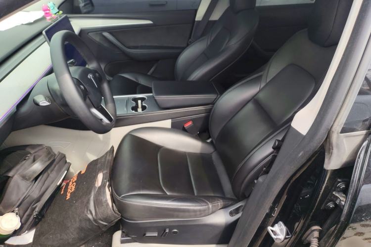 Used Tesla Model Y 2023 Long-Range All-Wheel-Drive Version Left Front Seat