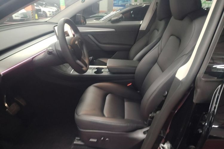 Used Tesla Model Y 2023 Long-Range All-Wheel-Drive Version Left Front Seat
