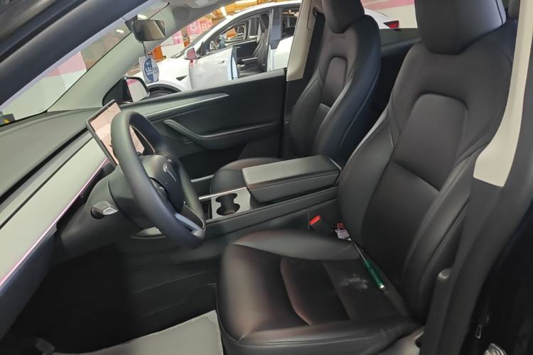 Used Tesla Model Y 2023 Rear-Wheel-Drive Version Left Front Seat