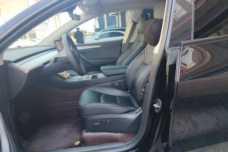 Used Tesla Model Y 2023 Rear-Wheel-Drive Version Left Front Seat