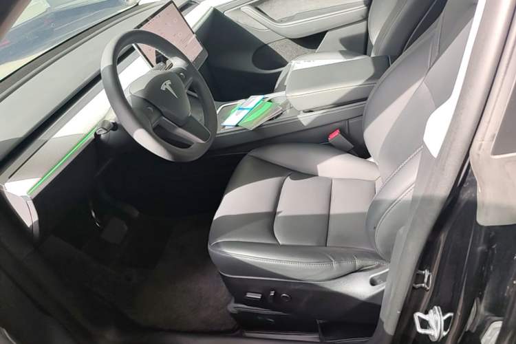 Used Tesla Model Y 2023 Rear-Wheel-Drive Version Left Front Seat