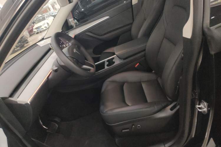 Used Tesla Model Y 2023 Rear-Wheel-Drive Version Left Front Seat
