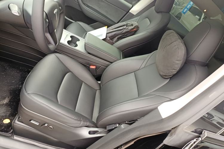 Used Tesla Model Y 2023 Rear-Wheel-Drive Version Left Front Seat