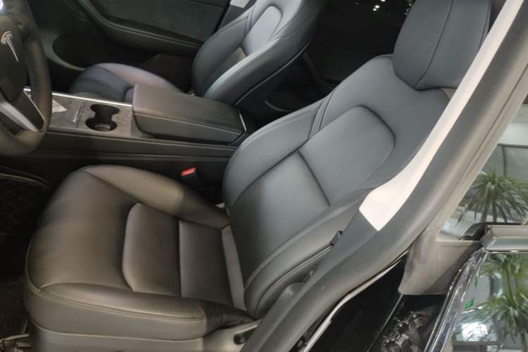 Used Tesla Model Y 2023 Rear-Wheel-Drive Version Left Front Seat