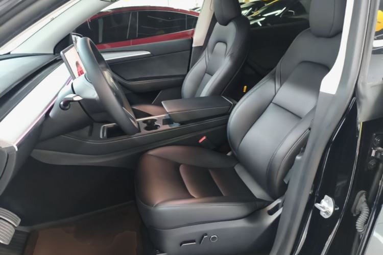 Used Tesla Model Y 2023 Long-Range All-Wheel-Drive Version Left Front Seat