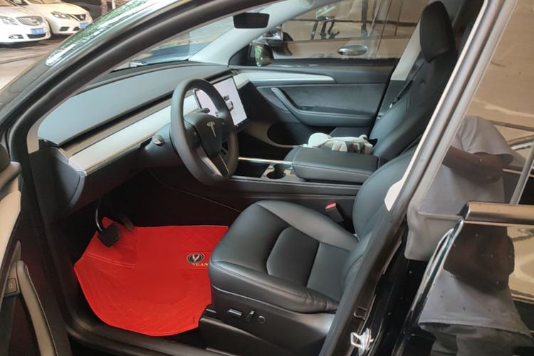 Used Tesla Model Y 2023 Rear-Wheel-Drive Version Left Front Seat