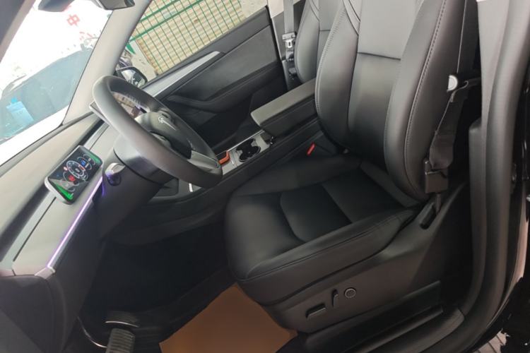 Used Tesla Model Y 2023 Rear-Wheel-Drive Version Left Front Seat