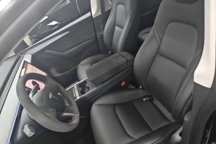 Used Tesla Model Y 2023 Rear-Wheel-Drive Version Left Front Seat