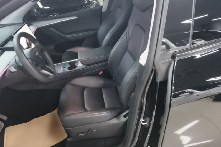 Used Tesla Model Y 2023 Rear-Wheel-Drive Version Left Front Seat