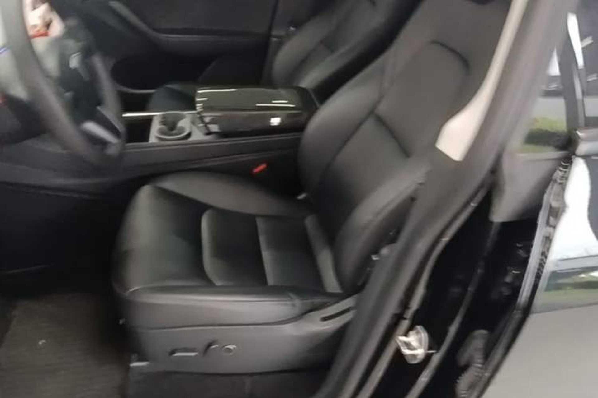 Used Tesla Model Y 2023 Long-Range All-Wheel-Drive Version Left Front Seat