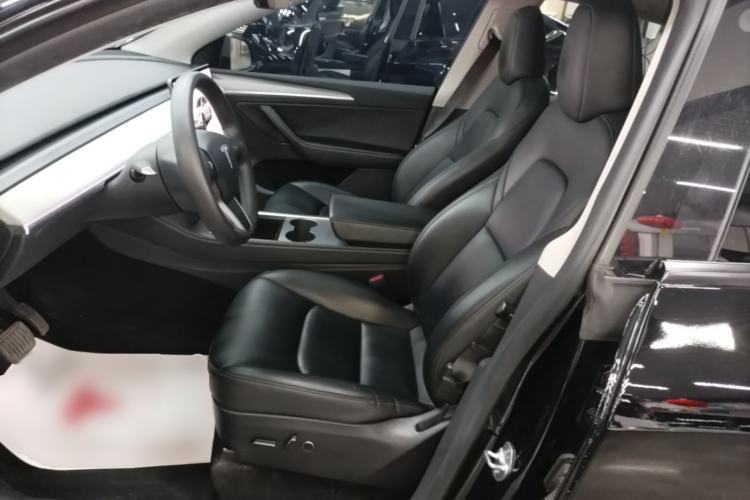 Used Tesla Model Y 2023 Rear-Wheel-Drive Version Left Front Seat