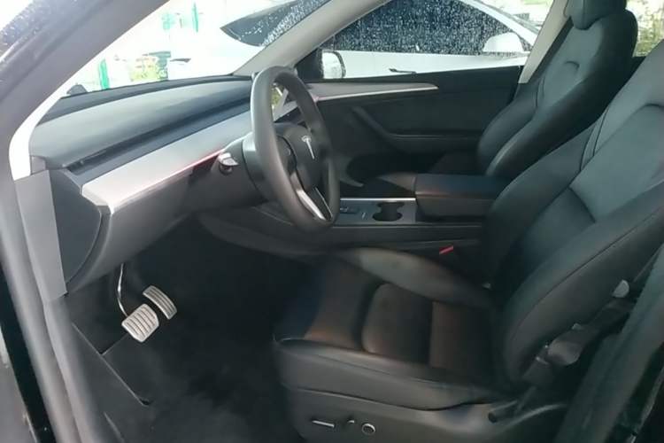 Used Tesla Model Y 2023 High-Performance All-Wheel-Drive Version Left Front Seat