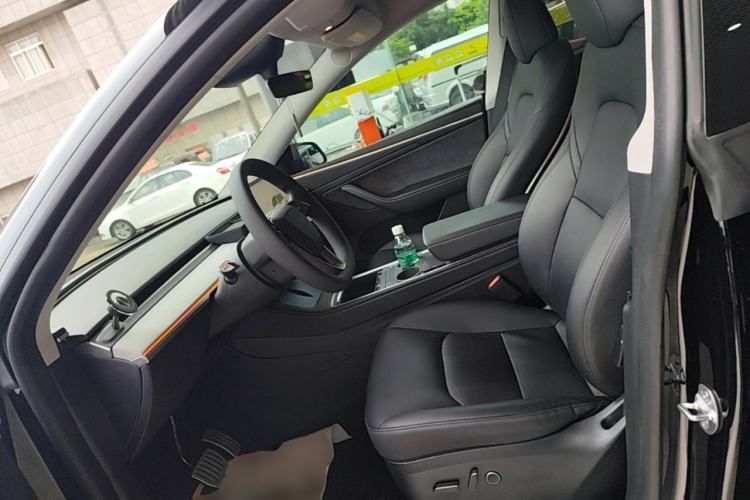 Used Tesla Model Y 2023 Long-Range All-Wheel-Drive Version Left Front Seat