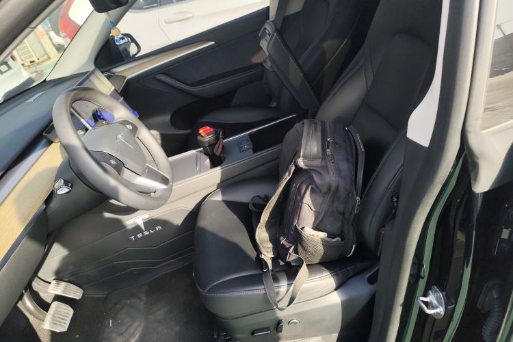 Used Tesla Model Y 2023 Long-Range All-Wheel-Drive Version Left Front Seat