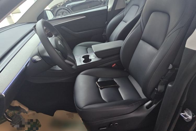 Used Tesla Model Y 2023 Rear-Wheel-Drive Version Left Front Seat