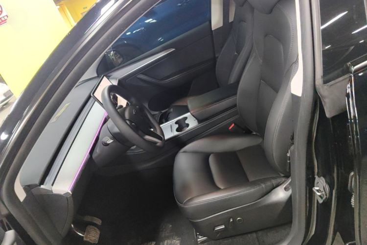 Used Tesla Model Y 2023 Long-Range All-Wheel-Drive Version Left Front Seat