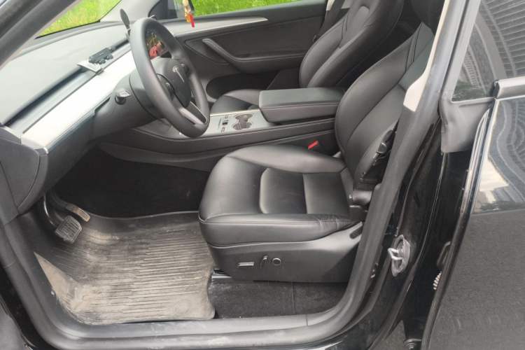 Used Tesla Model Y 2023 Rear-Wheel-Drive Version Left Front Seat