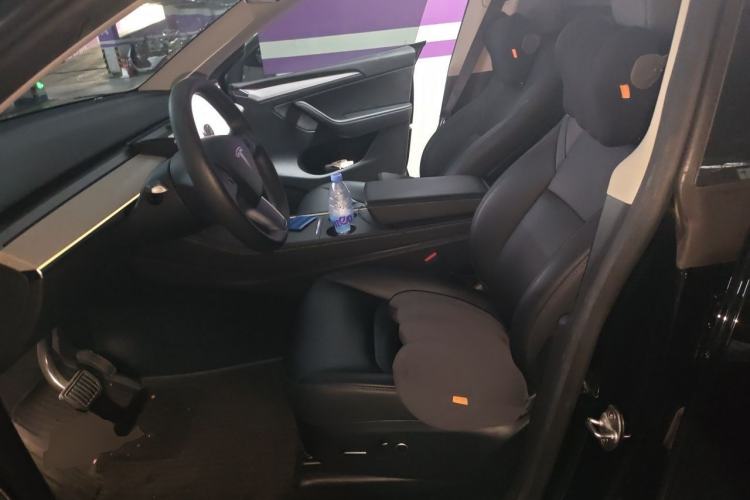 Used Tesla Model Y 2023 Rear-Wheel-Drive Version Left Front Seat