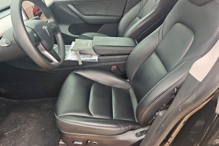 Used Tesla Model Y 2023 Long-Range All-Wheel-Drive Version Left Front Seat