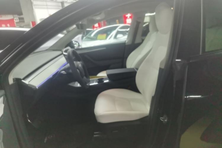 Used Tesla Model Y 2023 Rear-Wheel-Drive Version Left Front Seat