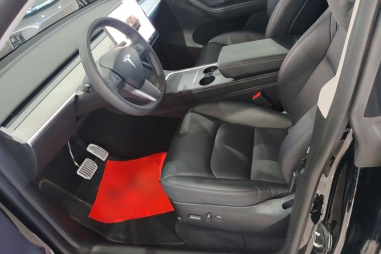 Used Tesla Model Y 2023 Rear-Wheel-Drive Version Left Front Seat