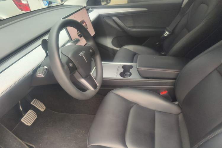Used Tesla Model Y 2023 Long-Range All-Wheel-Drive Version Left Front Seat