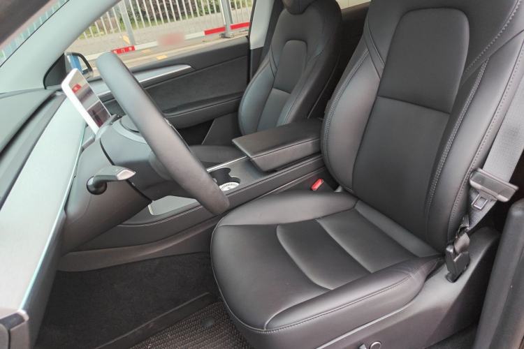 Used Tesla Model Y 2023 Rear-Wheel-Drive Version Left Front Seat
