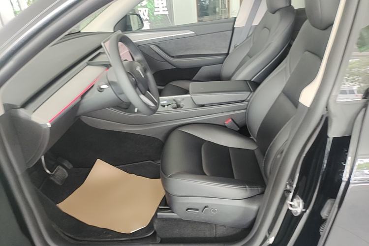 Used Tesla Model Y 2023 Rear-Wheel-Drive Version Left Front Seat