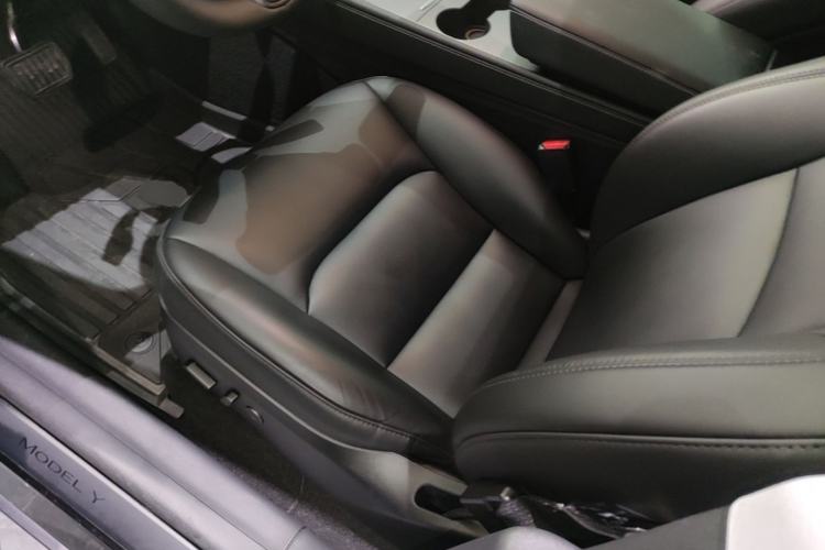Used Tesla Model Y 2023 Rear-Wheel-Drive Version Left Front Seat