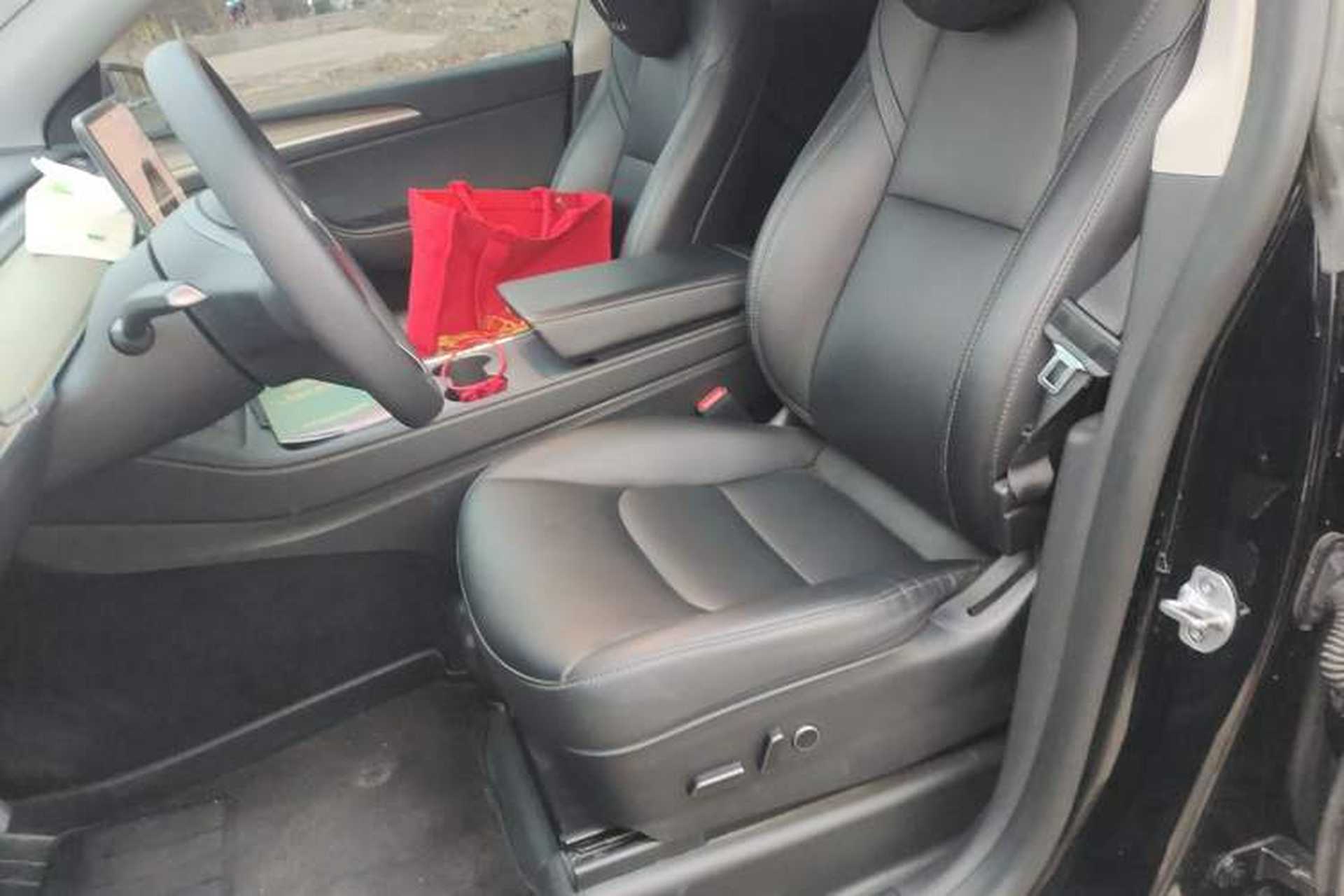 Used Tesla Model Y 2023 Long-Range All-Wheel-Drive Version Left Front Seat