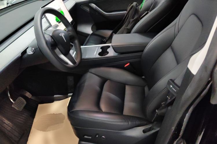 Used Tesla Model Y 2023 Rear-Wheel-Drive Version Left Front Seat