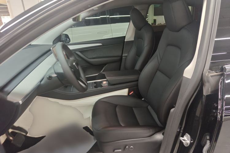 Used Tesla Model Y 2023 Rear-Wheel-Drive Version Left Front Seat