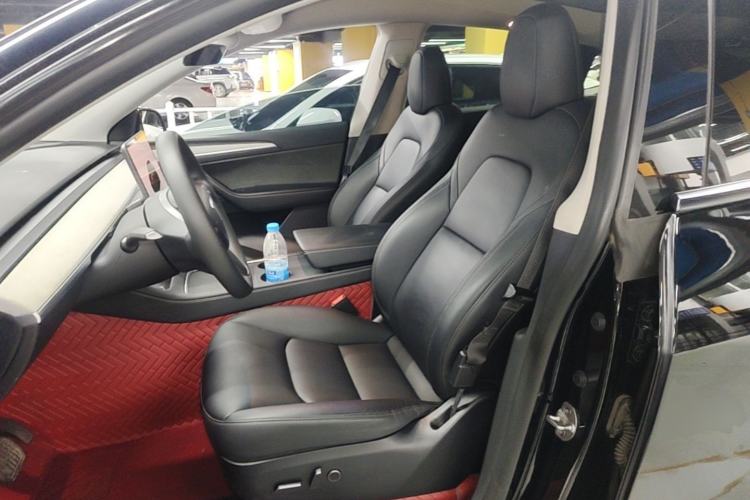 Used Tesla Model Y 2023 Long-Range All-Wheel-Drive Version Left Front Seat