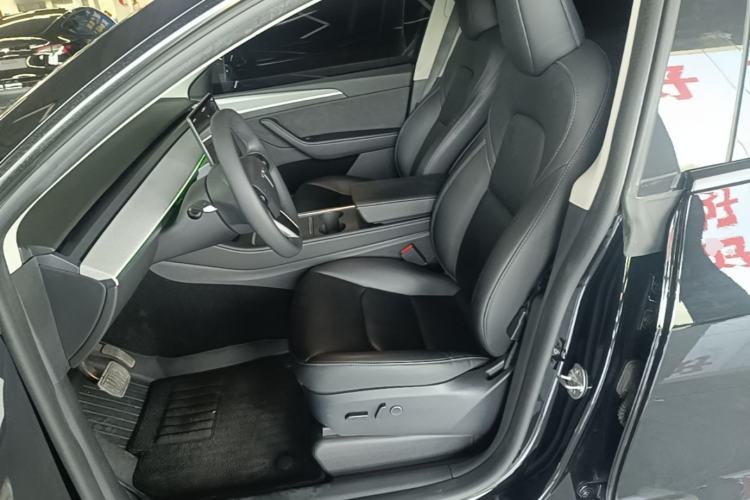 Used Tesla Model Y 2023 Rear-Wheel-Drive Version Left Front Seat