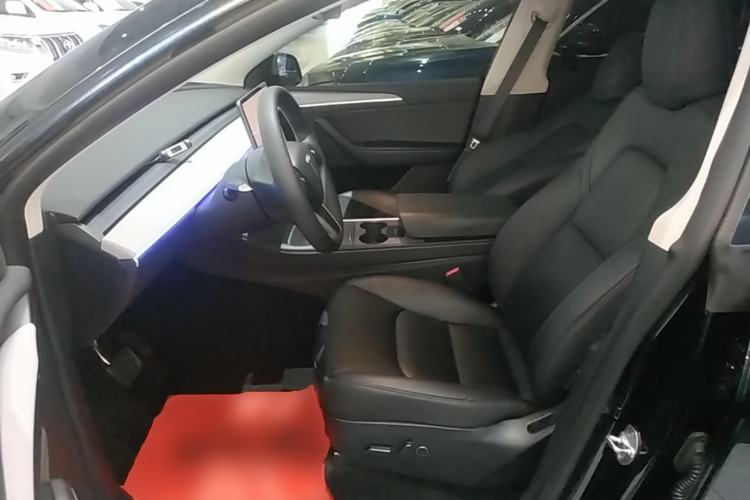 Used Tesla Model Y 2023 Rear-Wheel-Drive Version Left Front Seat