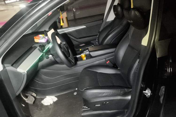 Used Tesla Model Y 2023 Long-Range All-Wheel-Drive Version Left Front Seat