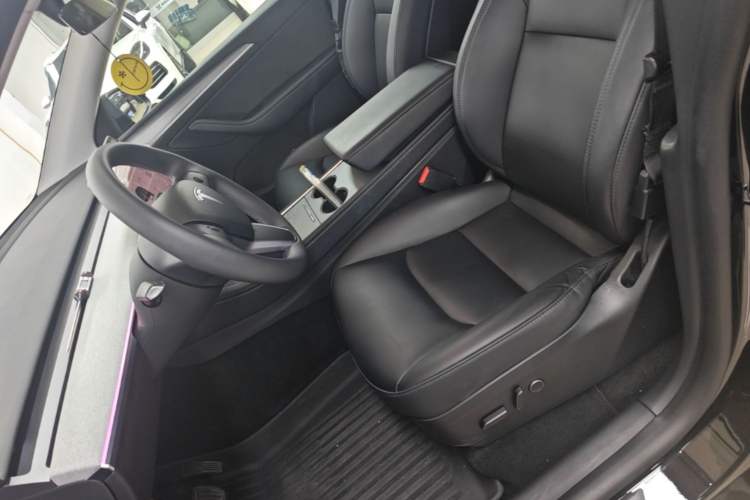 Used Tesla Model Y 2023 Rear-Wheel-Drive Version Left Front Seat