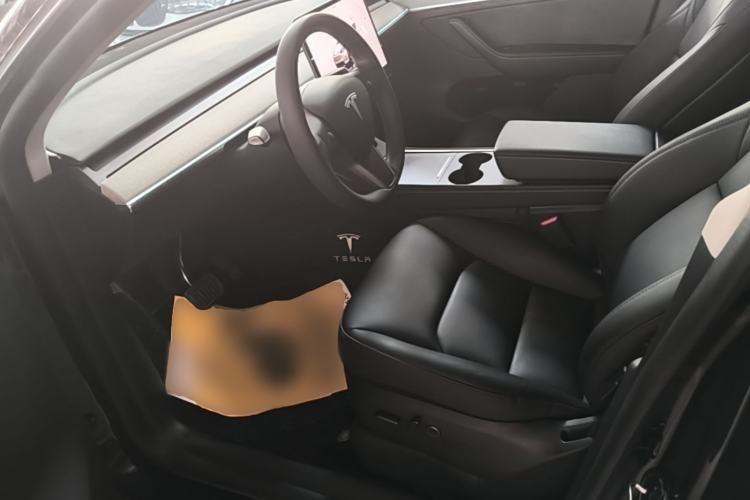 Used Tesla Model Y 2023 Rear-Wheel-Drive Version Left Front Seat