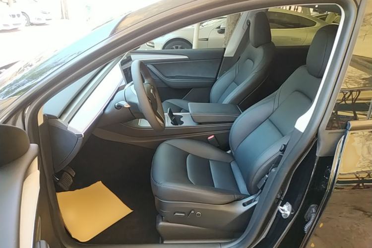 Used Tesla Model Y 2023 Rear-Wheel-Drive Version Left Front Seat