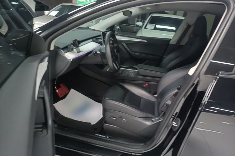 Used Tesla Model Y 2023 Rear-Wheel-Drive Version Left Front Seat