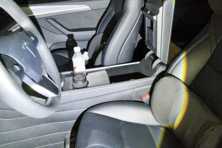 Used Tesla Model Y 2023 Long-Range All-Wheel-Drive Version Left Front Seat