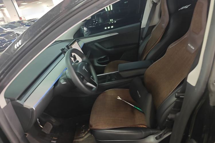 Used Tesla Model Y 2023 Rear-Wheel-Drive Version Left Front Seat